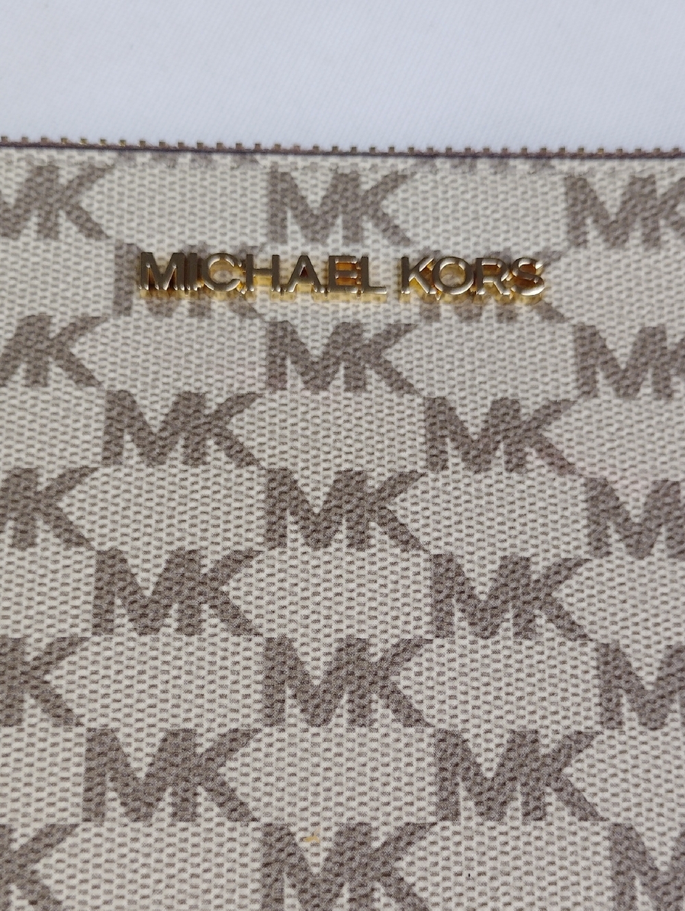 Michael Kors Beige Signature Zip Wristlet - Picture 10 of 13